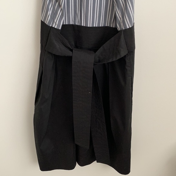 BCBG dress. Ruffle collar. Pleated skirt with pockets. - Picture 6 of 7